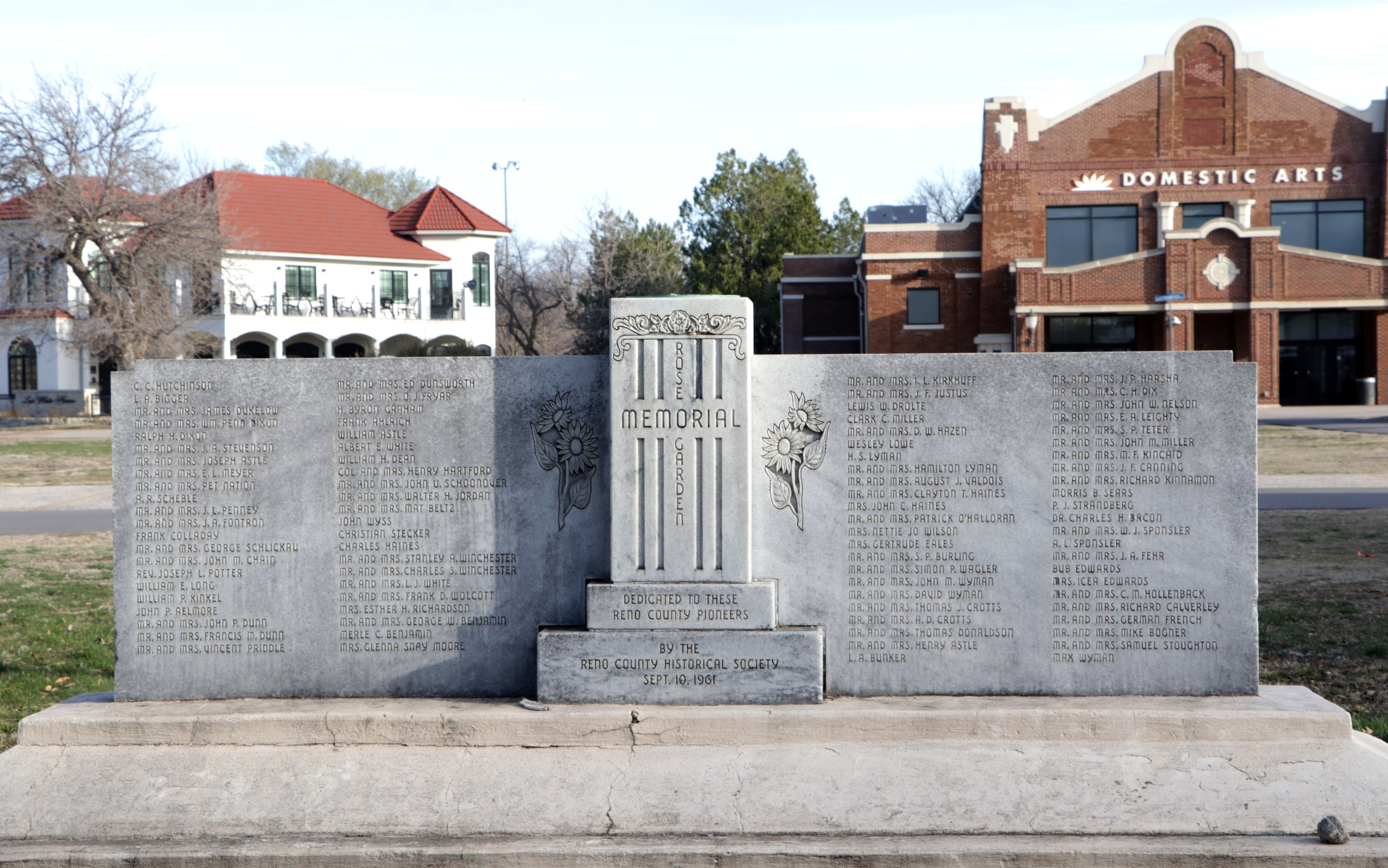 Rose Garden Monument xxxIMG_9755.jpg